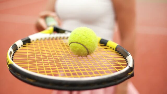 ロブの基本的な打ち方やコツ ダブルスでロブを打つメリットについても 初心者のためのテニスまとめ